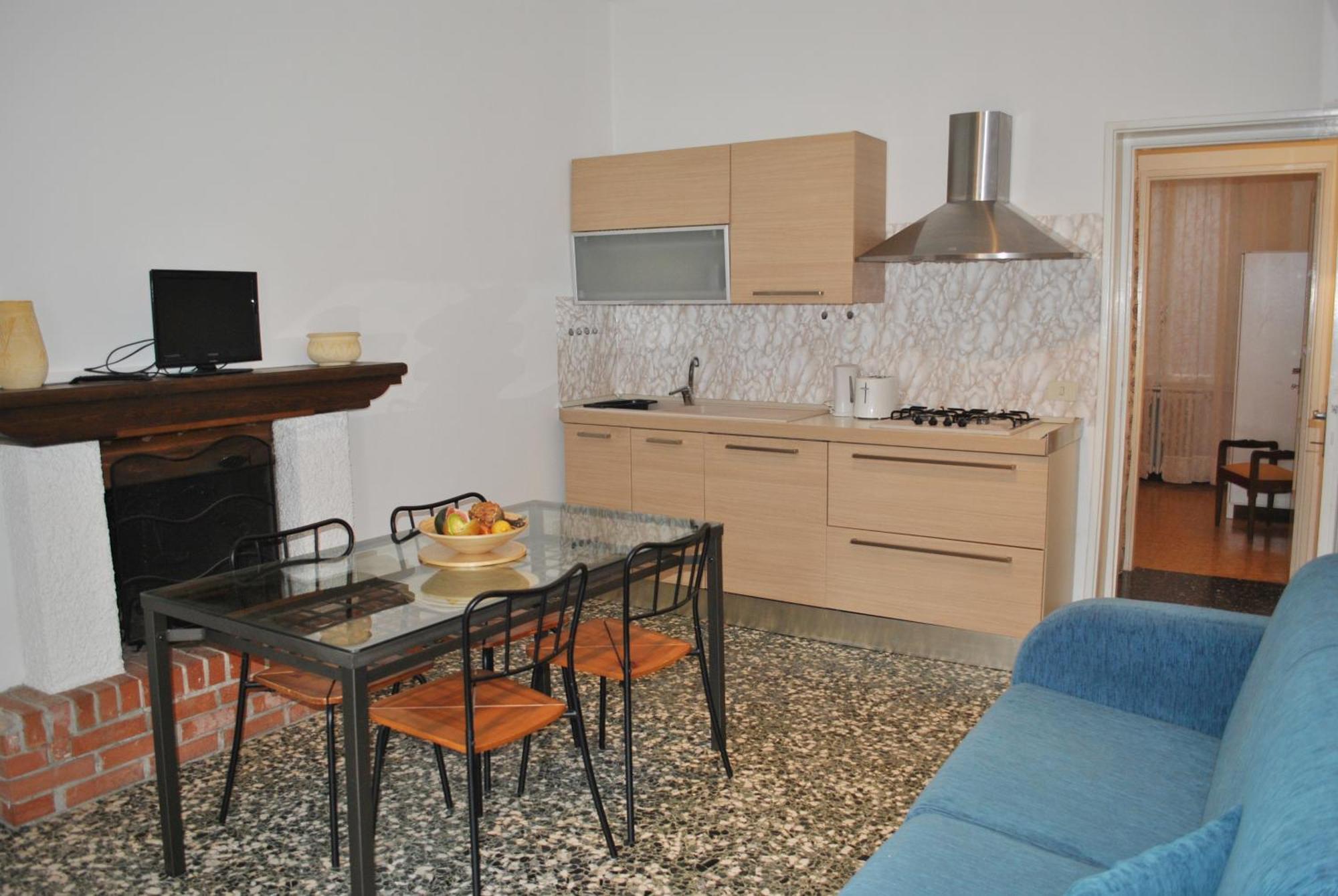 The Romantic Village House - Apartments With Lake View Colonno Экстерьер фото