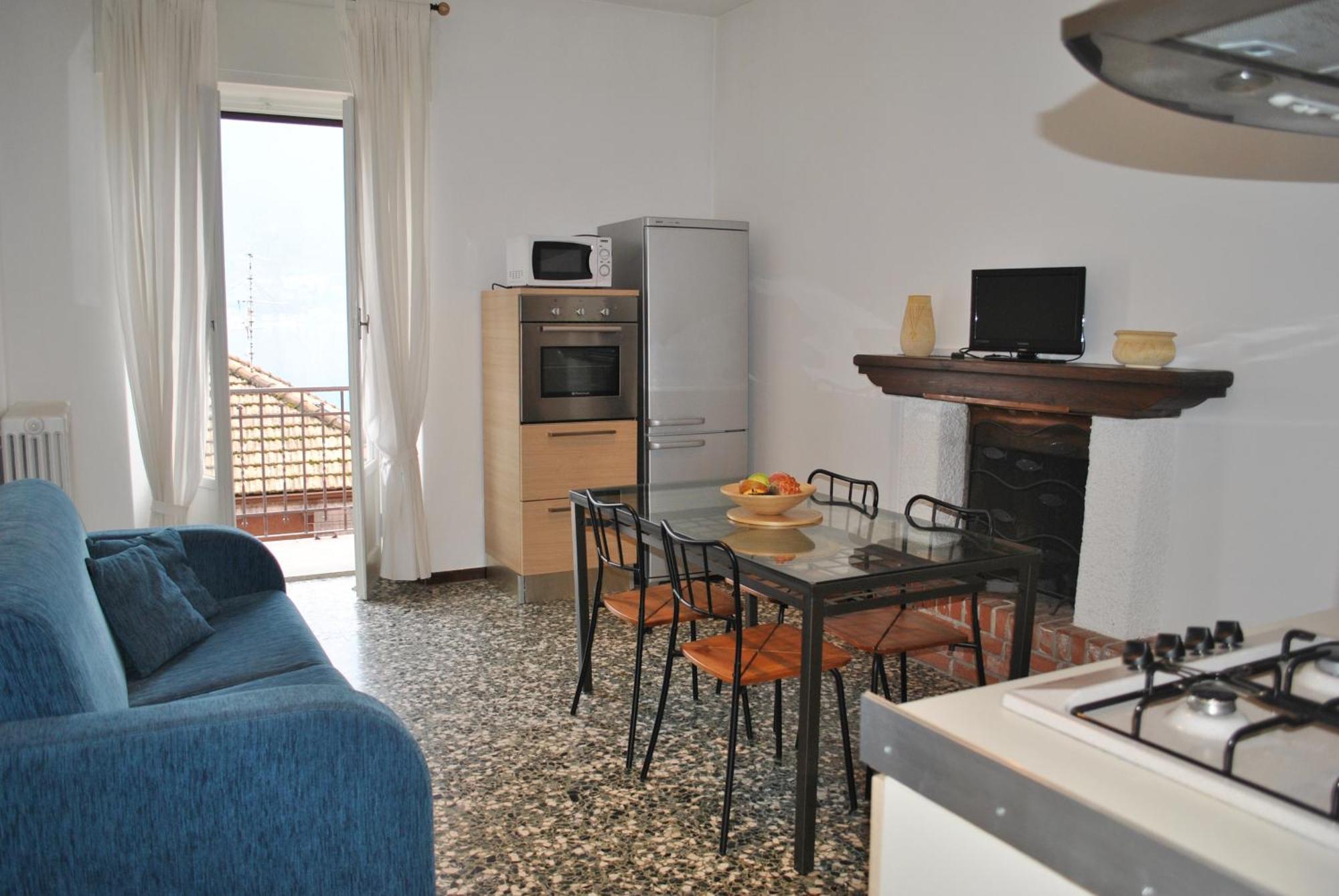 The Romantic Village House - Apartments With Lake View Colonno Экстерьер фото