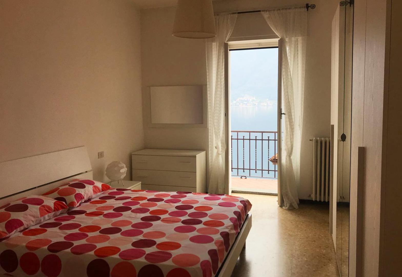 The Romantic Village House - Apartments With Lake View Colonno Экстерьер фото