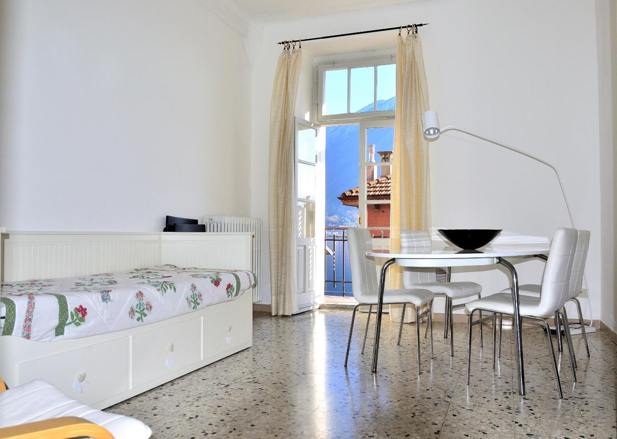 The Romantic Village House - Apartments With Lake View Colonno Экстерьер фото